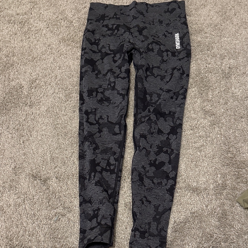 Gymshark Black and Gray Patterned Leggings